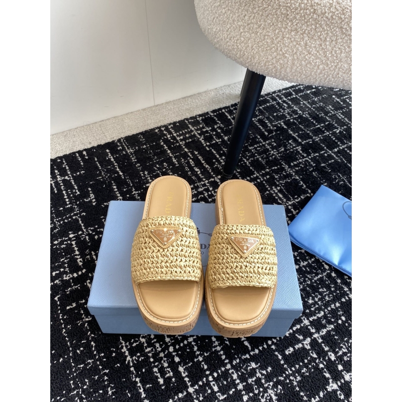 Pra*a slippers